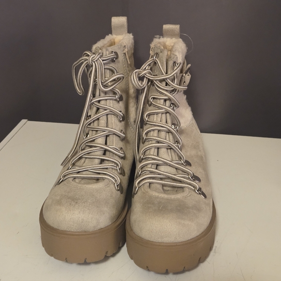 NWT Soda Women's Beige Serpa Lace-Up Ankle Boots 8.5 - Picture 10 of 11